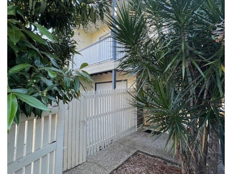 21 Brougham Street, Fairfield QLD 4103