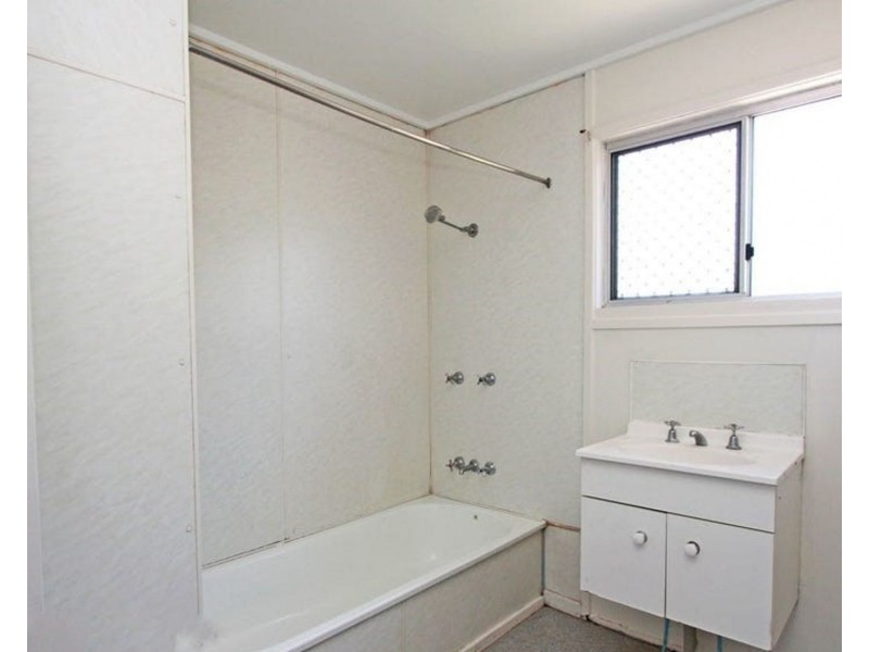 17 Bellevue Road, Goodna QLD 4300