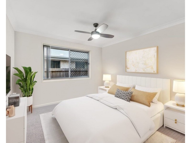 9 Niels Cres, Park Ridge QLD 4125