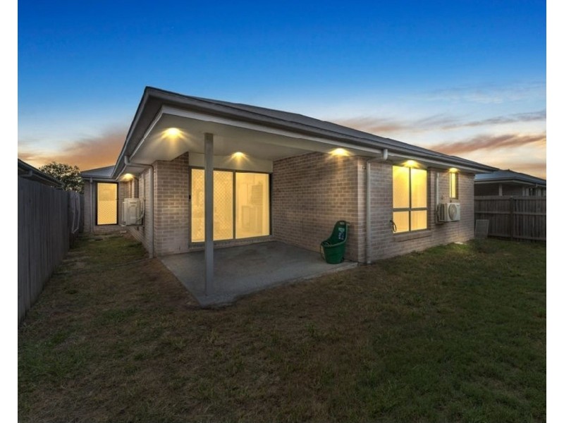 9 Niels Cres, Park Ridge QLD 4125