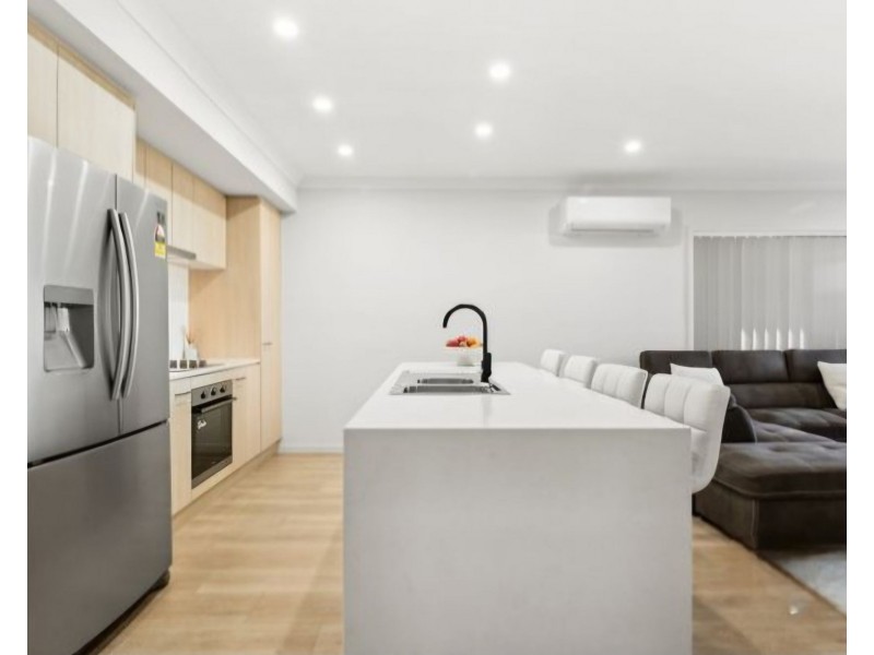 6 Palmer Road, Greenbank QLD 4124