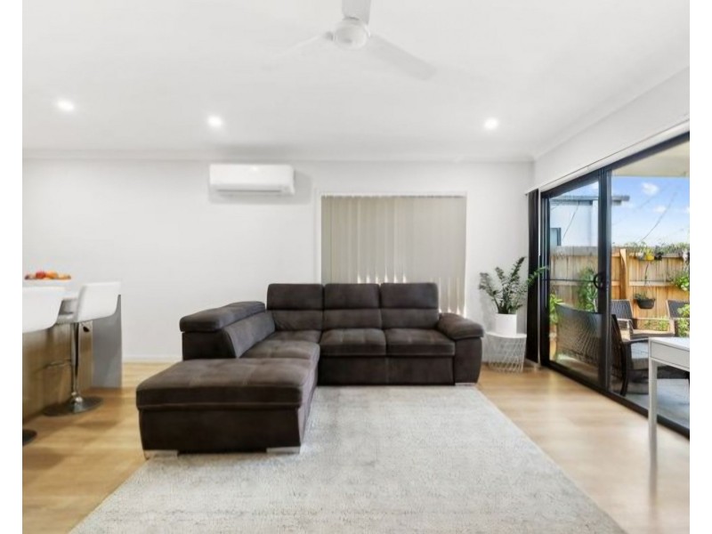 6 Palmer Road, Greenbank QLD 4124