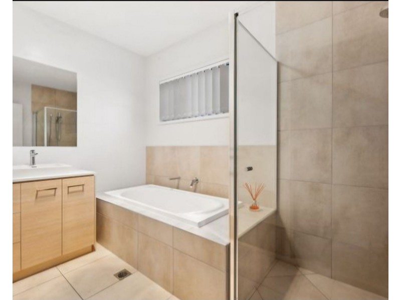 6 Palmer Road, Greenbank QLD 4124