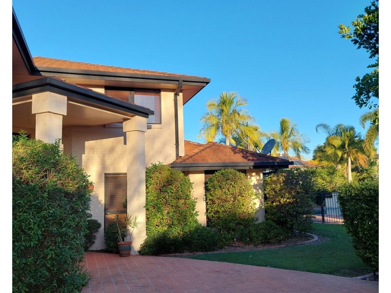 11 Bellfield Place, Westlake QLD 4074