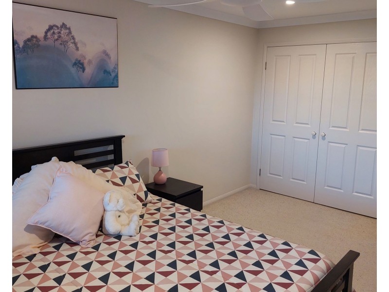 11 Bellfield Place, Westlake QLD 4074