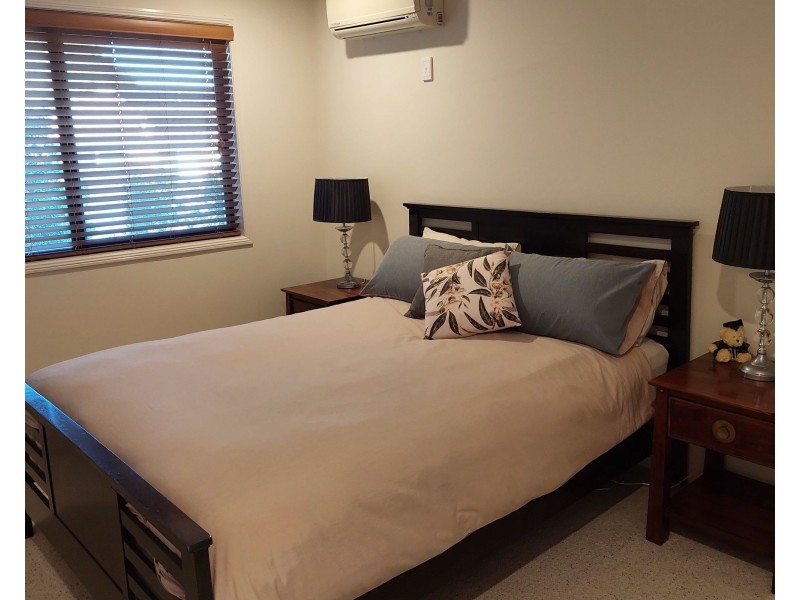 11 Bellfield Place, Westlake QLD 4074