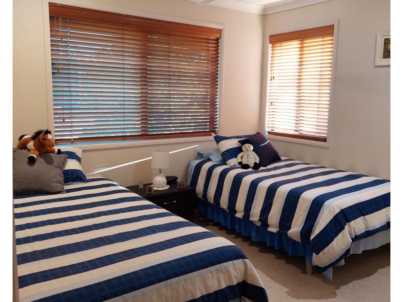 11 Bellfield Place, Westlake QLD 4074