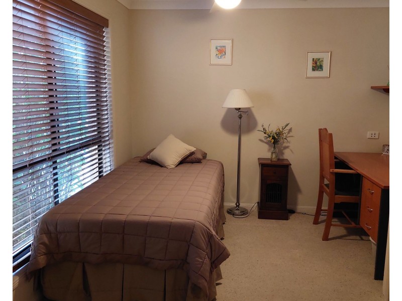 11 Bellfield Place, Westlake QLD 4074