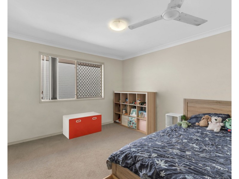 17 Park Edge Drive, Springfield Lakes QLD 4300