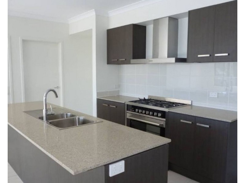 7 Marshall St, Redbank Plains QLD 4301