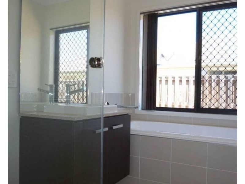 7 Marshall St, Redbank Plains QLD 4301
