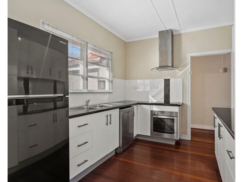 16a Freeman St, North Ipswich QLD 4305