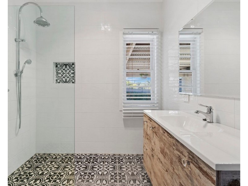 16a Freeman St, North Ipswich QLD 4305