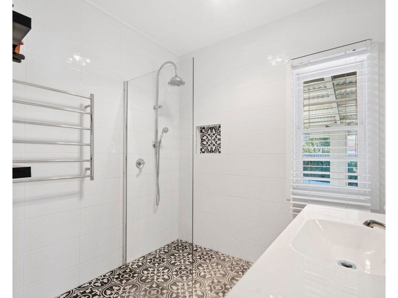 16a Freeman St, North Ipswich QLD 4305