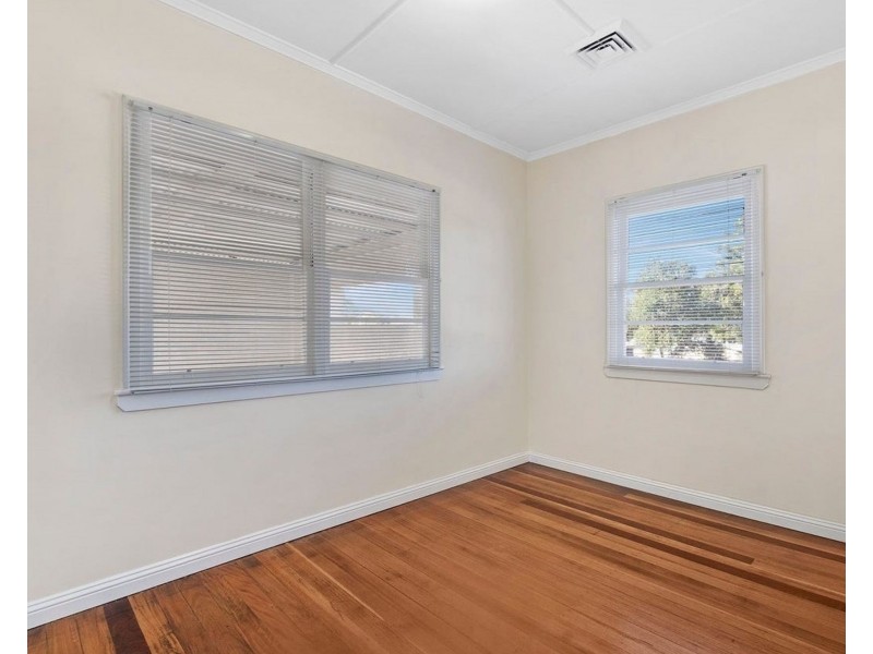 16a Freeman St, North Ipswich QLD 4305