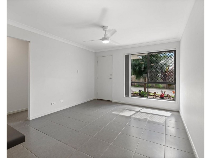 2/20a macaranga Street, Marsden QLD 4132