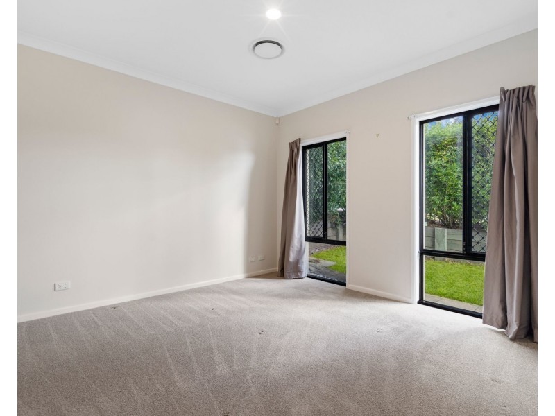 24 Summit Dr, Springfield Lakes QLD 4300