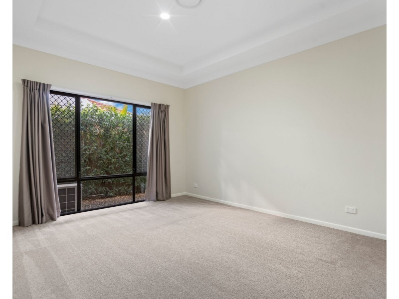 24 Summit Dr, Springfield Lakes QLD 4300