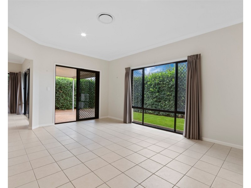 24 Summit Dr, Springfield Lakes QLD 4300