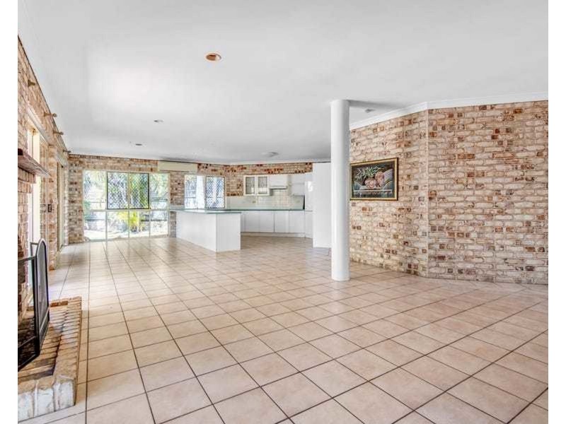 16 Kaboora crescent, Westlake QLD 4074