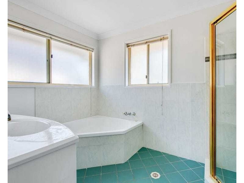 16 Kaboora crescent, Westlake QLD 4074