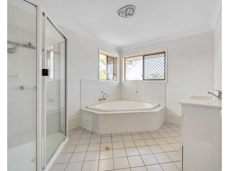 16 Kaboora crescent, Westlake QLD 4074