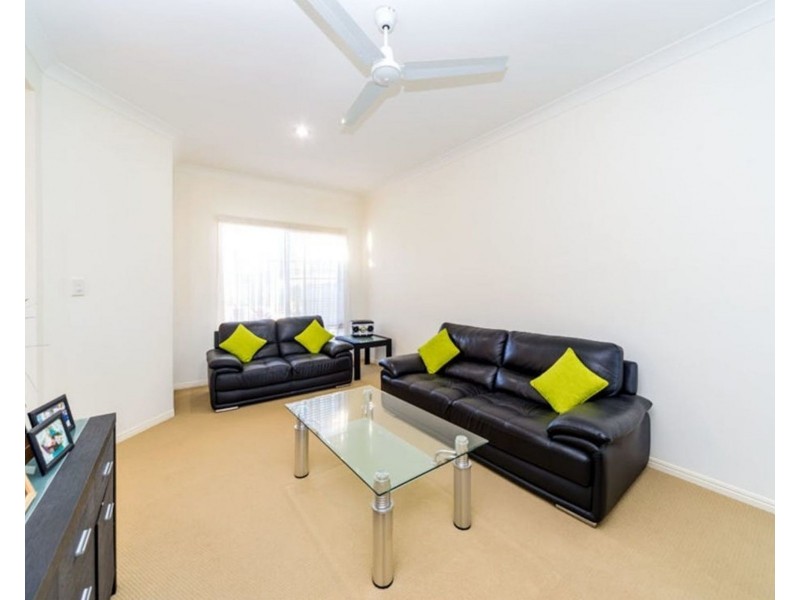 36 Gerard St, Pacific Pines QLD 4211