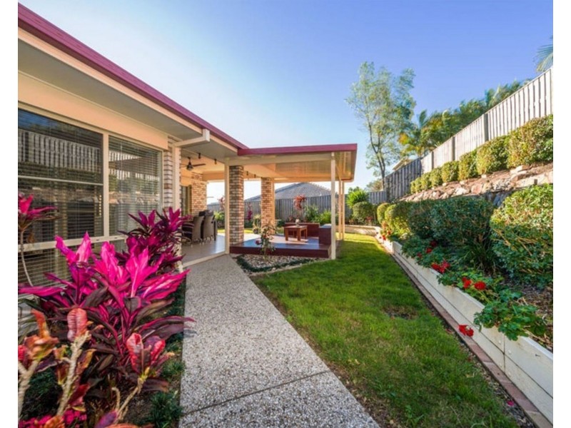 36 Gerard St, Pacific Pines QLD 4211