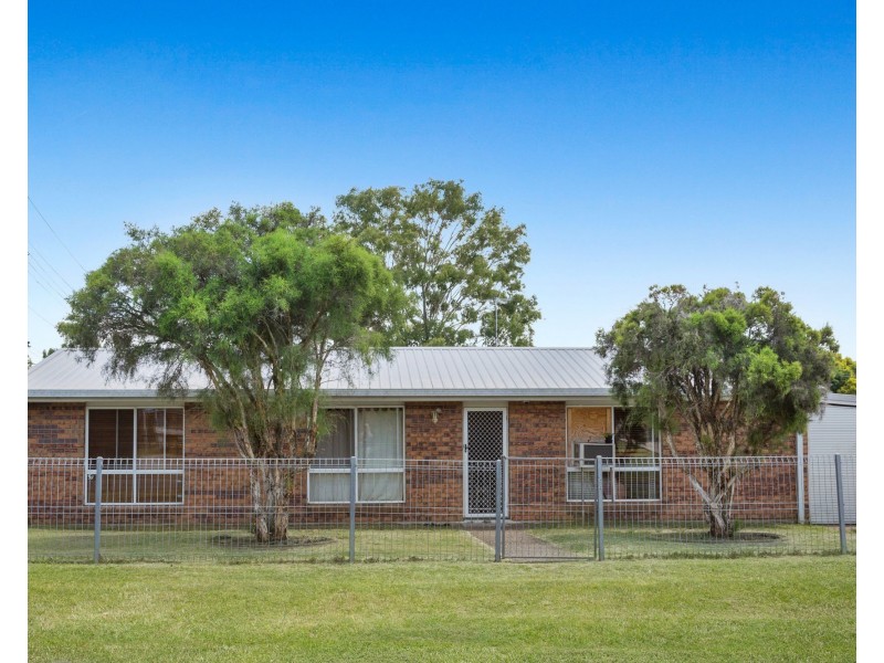 1 Diane Court, North Booval QLD 4304