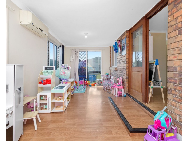 1 Diane Court, North Booval QLD 4304