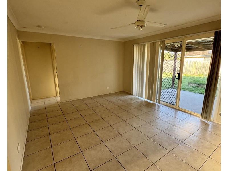 4 Bloom way, Goodna QLD 4300