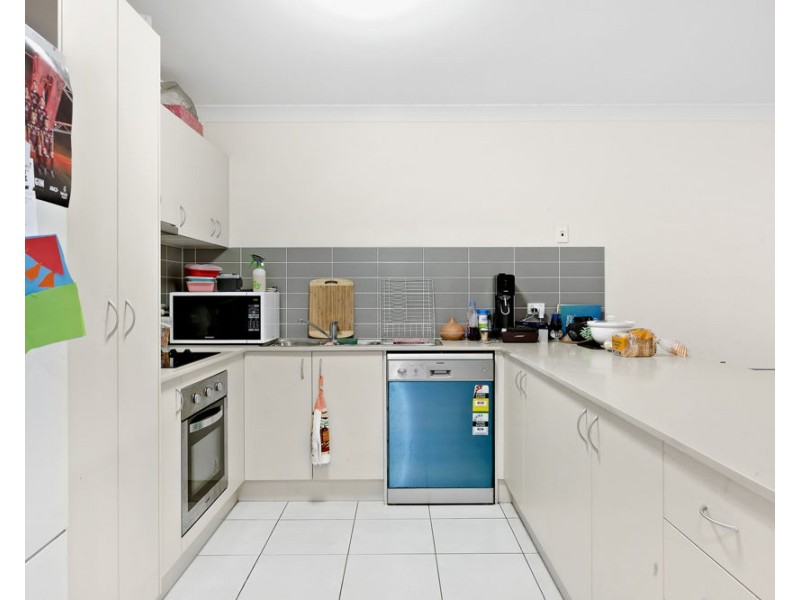 2/13 Chris Street, Redbank QLD 4301