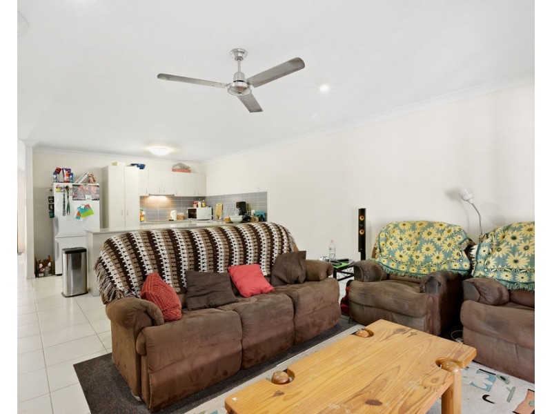 2/13 Chris Street, Redbank QLD 4301