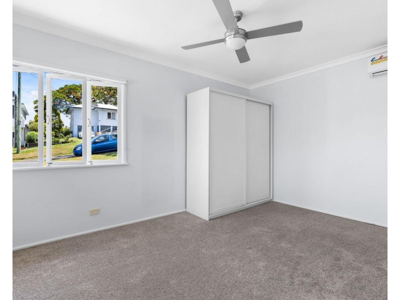 9 Equinox Street, Taringa QLD 4068