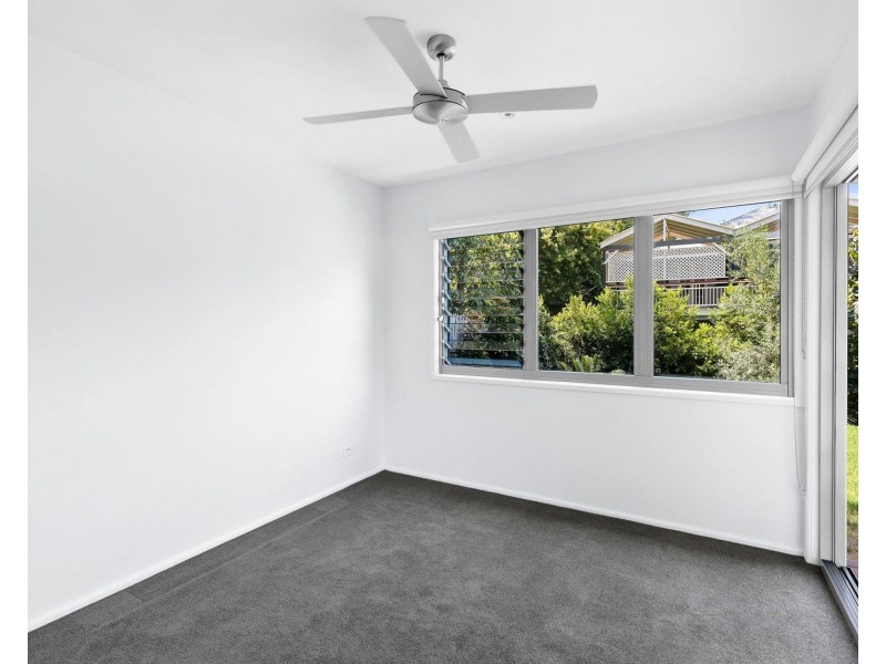 9 Equinox Street, Taringa QLD 4068