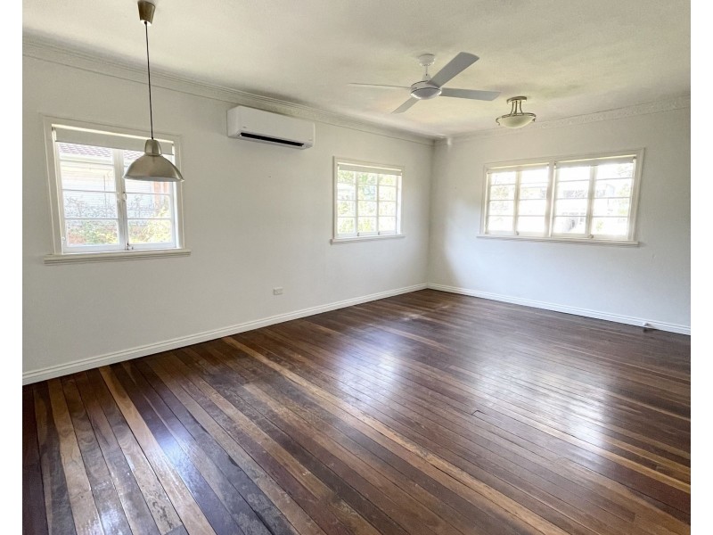 100 White street, Graceville QLD 4075