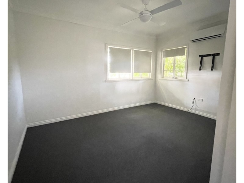 100 White street, Graceville QLD 4075