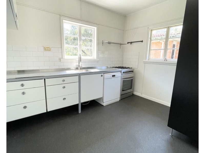 100 White street, Graceville QLD 4075