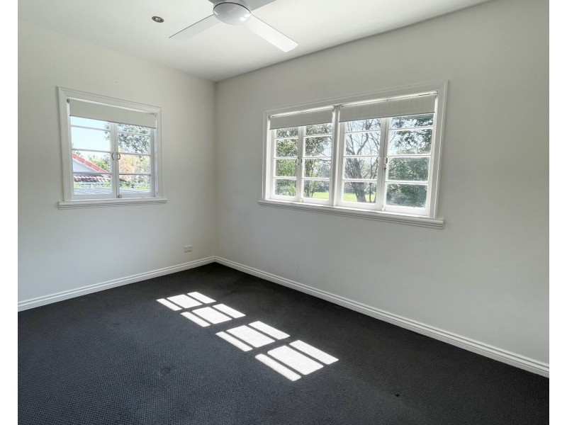 100 White street, Graceville QLD 4075