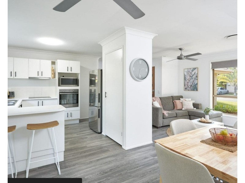 47 Montezuma Dr, Burleigh Waters QLD 4220