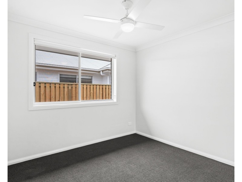 8 Paterson Road, Walloon QLD 4306