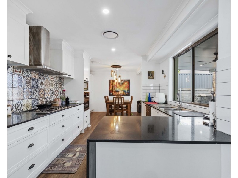 18 Chateau Street, Carseldine QLD 4034