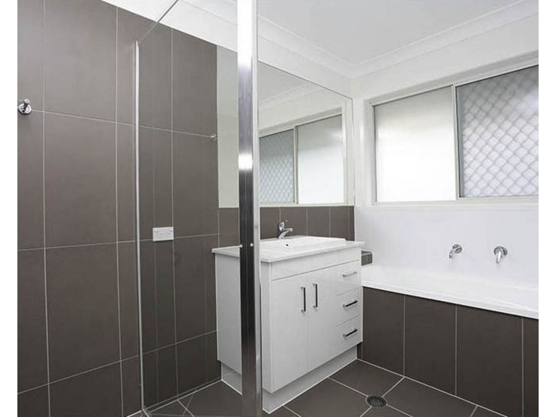 29 Goulburn Cres, South Ripley QLD 4306