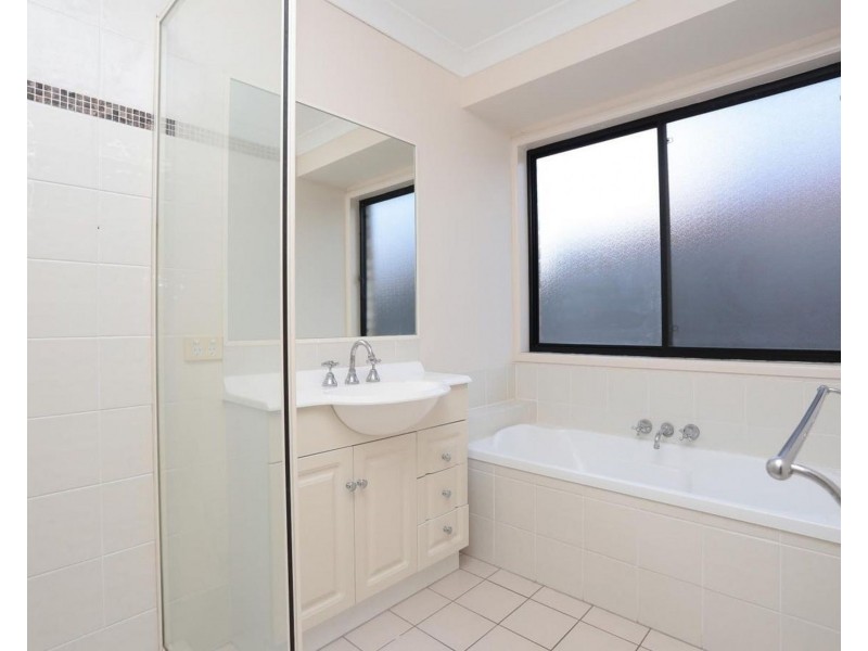 31 WATTLE CRESCENT, Raceview QLD 4305