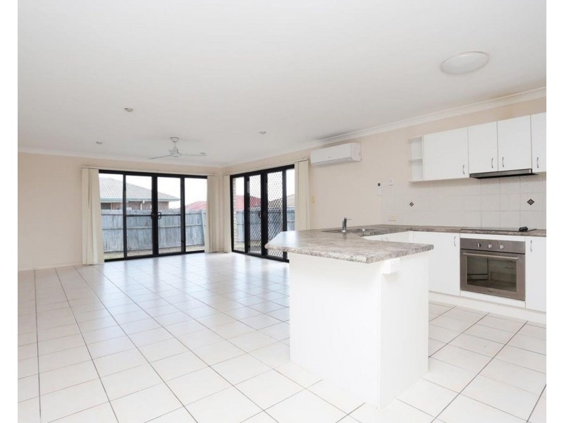 31 WATTLE CRESCENT, Raceview QLD 4305