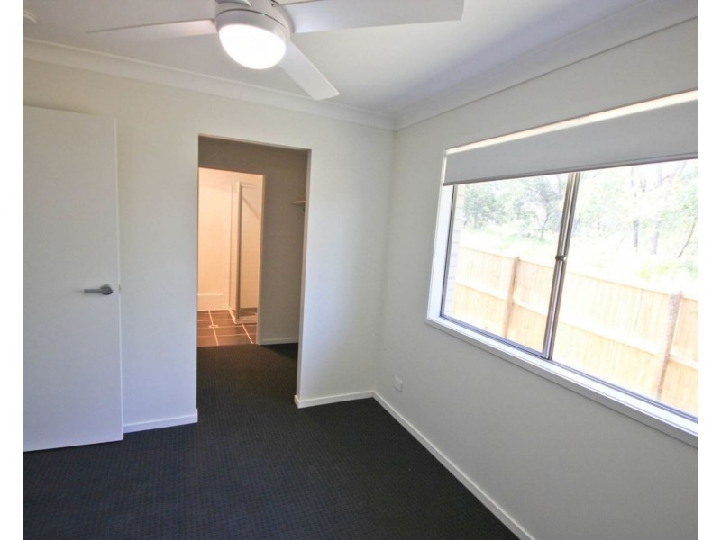 2/2 Olivia St, Flinders View QLD 4305