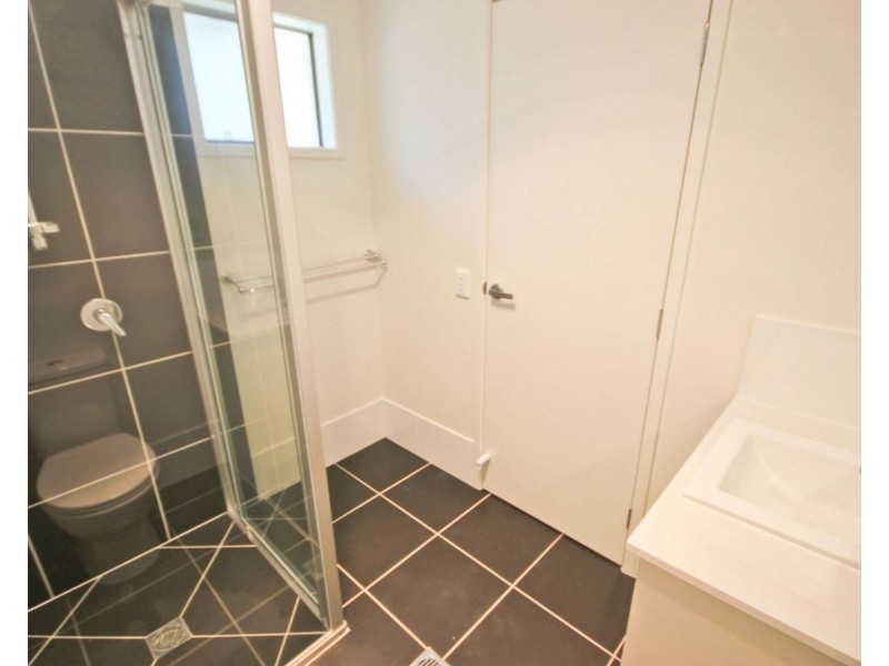 2/2 Olivia St, Flinders View QLD 4305