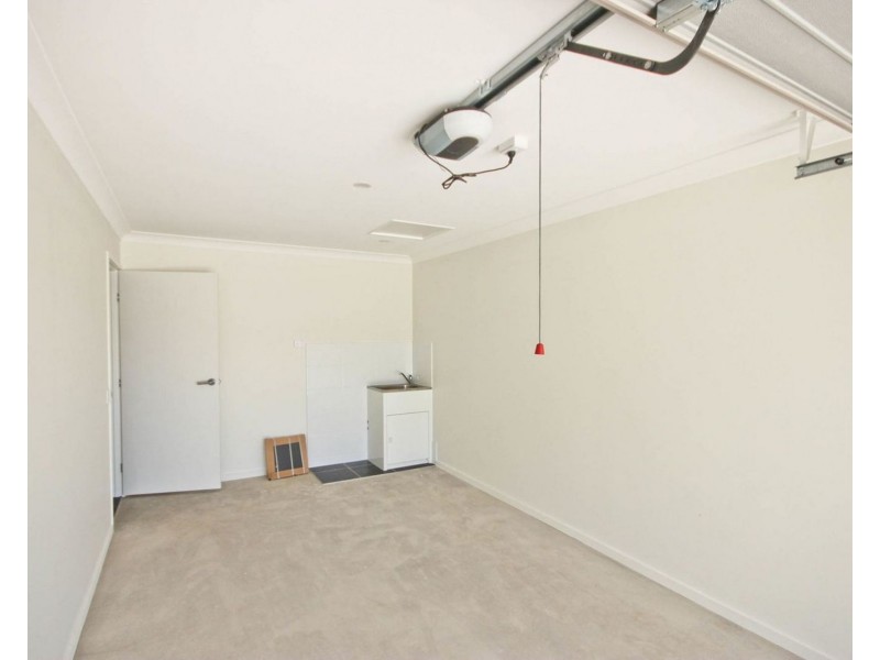 2/2 Olivia St, Flinders View QLD 4305