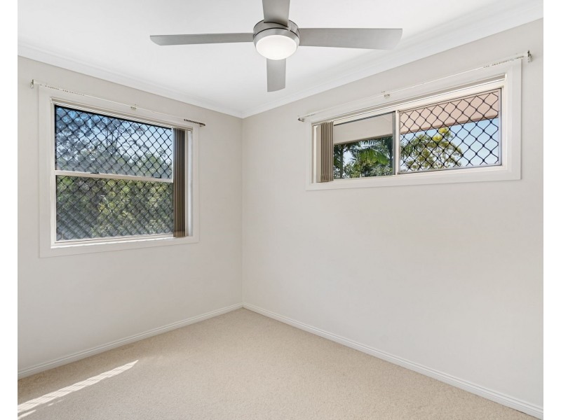 32 Burrumbuck Street, Chapel Hill QLD 4069