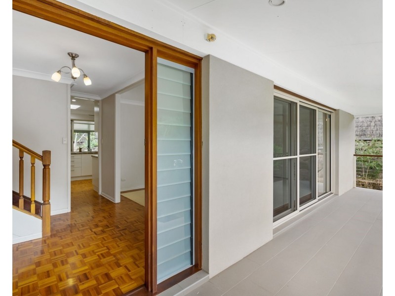 32 Burrumbuck Street, Chapel Hill QLD 4069